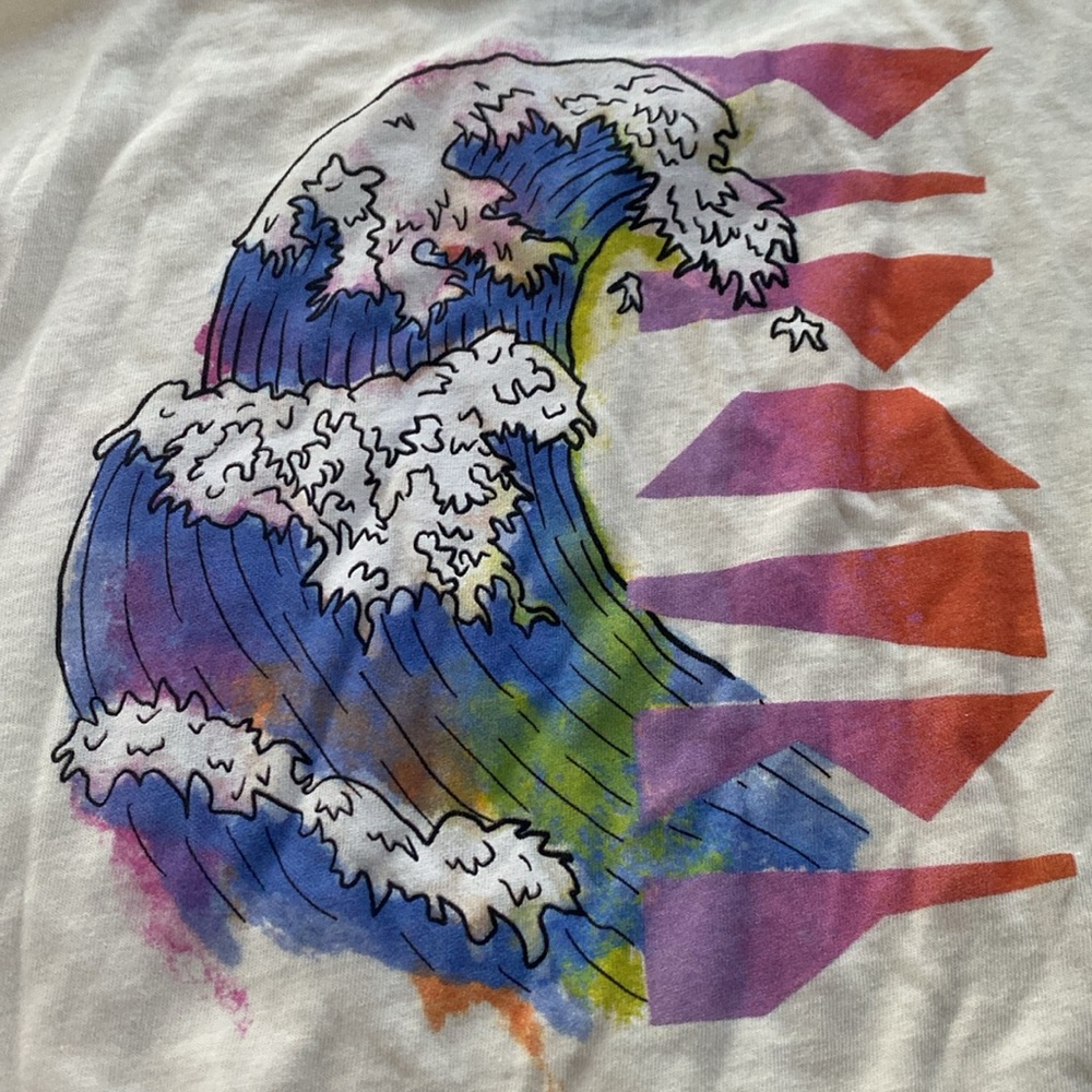 Rip Curl lightweight longsleeve top with wave graphic - like new!
